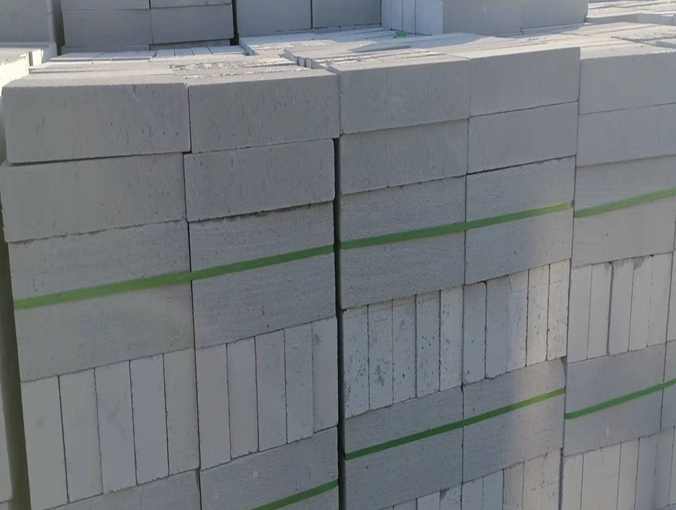 生产加气砖板材过程中的几种裂缝
